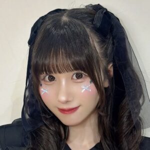 小泉ゆみの顔